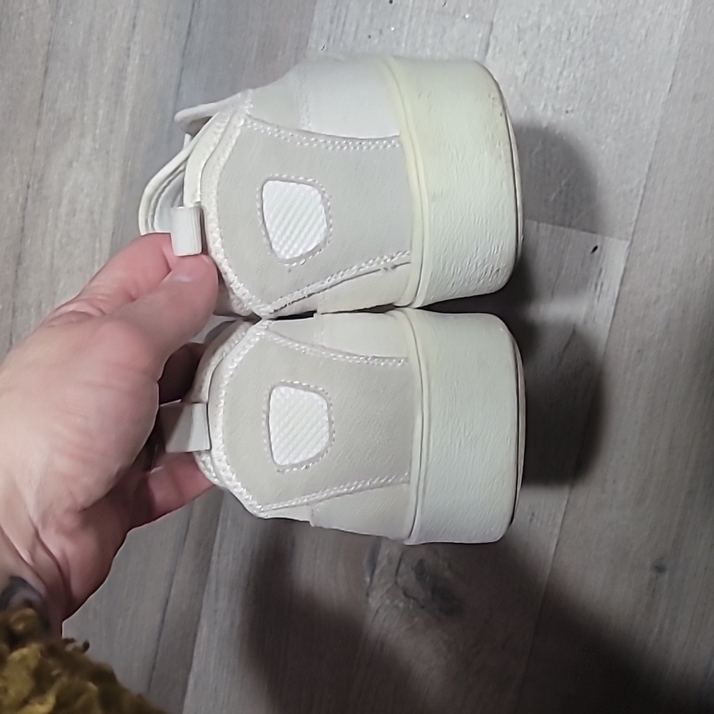 Karl Lagerfeld Off-White Suede Sneakers Size 11 Men's - Picture 4 of 8